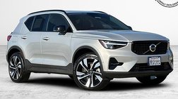 2025 Volvo XC40 B5 Plus Dark Theme