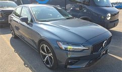 2024 Volvo S60 B5 Core Dark Theme