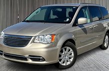 2015 Chrysler Town and Country Touring