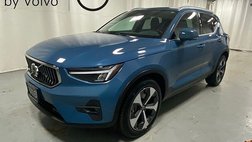 2025 Volvo XC40 B5 Plus Bright Theme