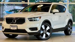 2020 Volvo XC40 T5 Momentum
