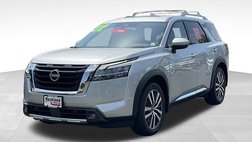2022 Nissan Pathfinder Platinum