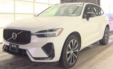 2025 Volvo XC60 B5 Plus Dark Theme