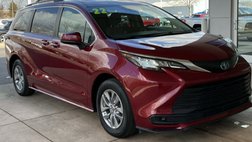 2022 Toyota Sienna LE 8-Passenger