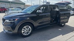 2022 Kia Carnival LX