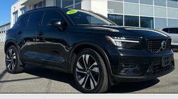 2023 Volvo XC40 B5 Plus Dark Theme