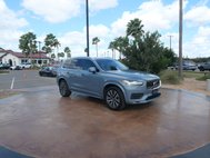 2021 Volvo XC90 T6 Momentum 6-Passenger
