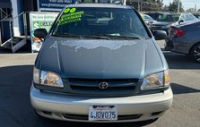 2000 Toyota Sienna XLE