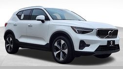 2025 Volvo XC40 B5 Plus Bright Theme