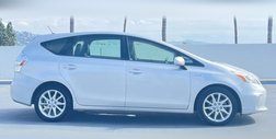 2013 Toyota Prius v Five
