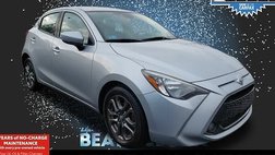2020 Toyota Yaris Hatchback LE