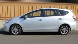 2017 Toyota Prius v Five