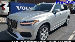 2022 Volvo XC90 T6 Momentum 7-Passenger