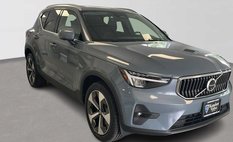 2023 Volvo XC40 B5 Plus Bright Theme