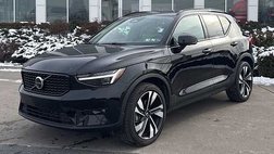 2025 Volvo XC40 B5 Plus Dark Theme
