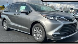2026 Toyota Sienna XLE 8-Passenger