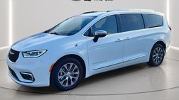 2025 Chrysler Pacifica Hybrid Pinnacle