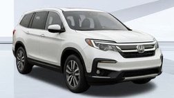 2022 Honda Pilot Touring w/Rear Captain's Chairs