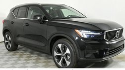 2025 Volvo XC40 B5 Core Bright Theme