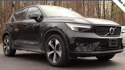 2025 Volvo XC40 B5 Plus Dark Theme