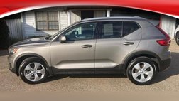 2022 Volvo XC40 T5 Momentum