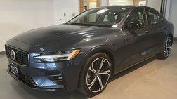 2024 Volvo S60 B5 Plus Dark Theme