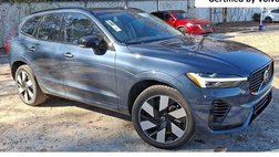 2025 Volvo XC60 T8 Plus Dark Theme