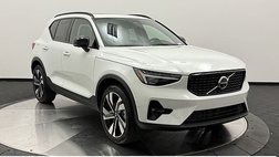2025 Volvo XC40 B5 Ultra Dark Theme