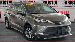 2022 Toyota Sienna LE 8-Passenger
