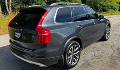 2017 Volvo XC90 T6 Momentum