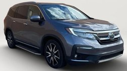 2019 Honda Pilot Touring w/Rear Captain's Chairs