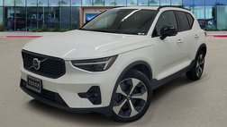 2025 Volvo XC40 B5 Plus Dark Theme