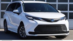 2021 Toyota Sienna LE 8-Passenger