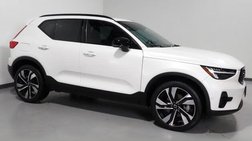 2024 Volvo XC40 B5 Plus Dark Theme