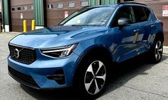 2024 Volvo XC40 B5 Plus Dark Theme
