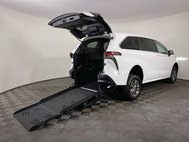 2023 Toyota Sienna LE 8-Passenger