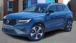 2025 Volvo XC40 B5 Plus Dark Theme