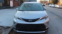 2024 Toyota Sienna LE 8-Passenger