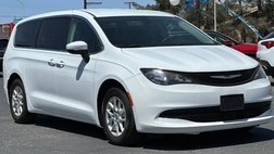 2022 Chrysler Voyager LX
