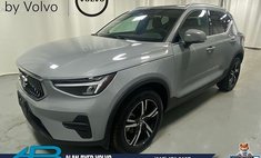 2025 Volvo XC40 B5 Core Bright Theme