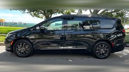 2024 Chrysler Pacifica Hybrid Road Tripper