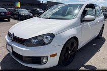 2012 Volkswagen GTI 2.0T 2-Door FWD with Sunroof a