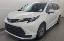 2025 Toyota Sienna LE 8-Passenger