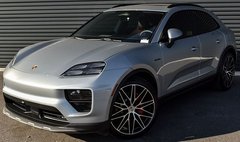 2025 Porsche Macan 4S Electric