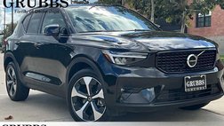 2025 Volvo XC40 B5 Plus Dark Theme