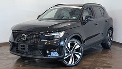 2023 Volvo XC40 B5 Plus Dark Theme