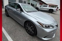 2022 Lexus ES 300h Base