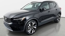 2023 Volvo XC40 B5 Ultimate Dark Theme
