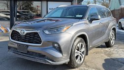 2022 Toyota Highlander Hybrid XLE
