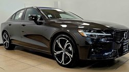 2024 Volvo S60 B5 Plus Dark Theme